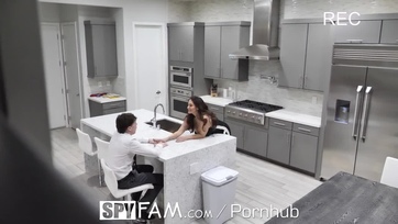 Ava Addams egy 18 éves sráccal kúr Thumb