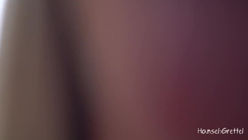 A kívánnivaló szőkehajú cica már nem bírja szex nélkül és leteperi a barátját aki rendesen meghúzza Thumb