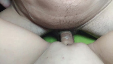 Szétvágtam a kotont hogy beleélvezzek a cimborám basznivaló luvnyájának fenséges muffjába Thumb