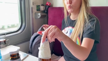Egy kis társalgás után meg is farkaltam ezt a csábító milf asszonyt a vasparipán Thumb