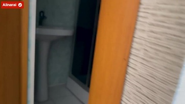 Bujálkodott a mostohafiacskájával a hatalmas mellű milf anyuka hogy revansot vegyen a megcsaló hapsiján Thumb