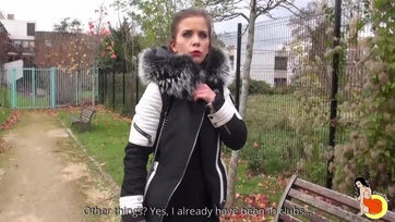 Megoráloztatta a karcsútestű kis bébit a ligetben aztán hazaszállította hogy a cimbijeivel is brutálisan megpakolja Thumb