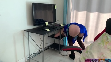 A jópopójú mostohaanyucim beszorult az asztalomba úgyhogy köteles voltam meghágni a borotvált pinácskáját Thumb