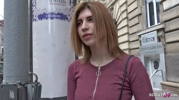 Egy kis pénzzel könnyen hazacsalta a magyar származású csajszit hogy megkefélje a kis likát Thumb